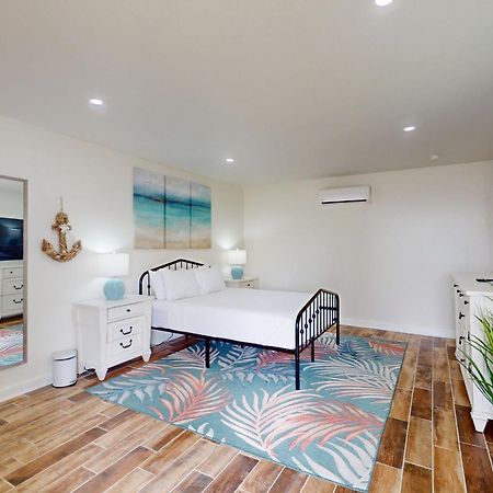 Вилла Bella Vista & Four Winds House Mustang Beach Экстерьер фото