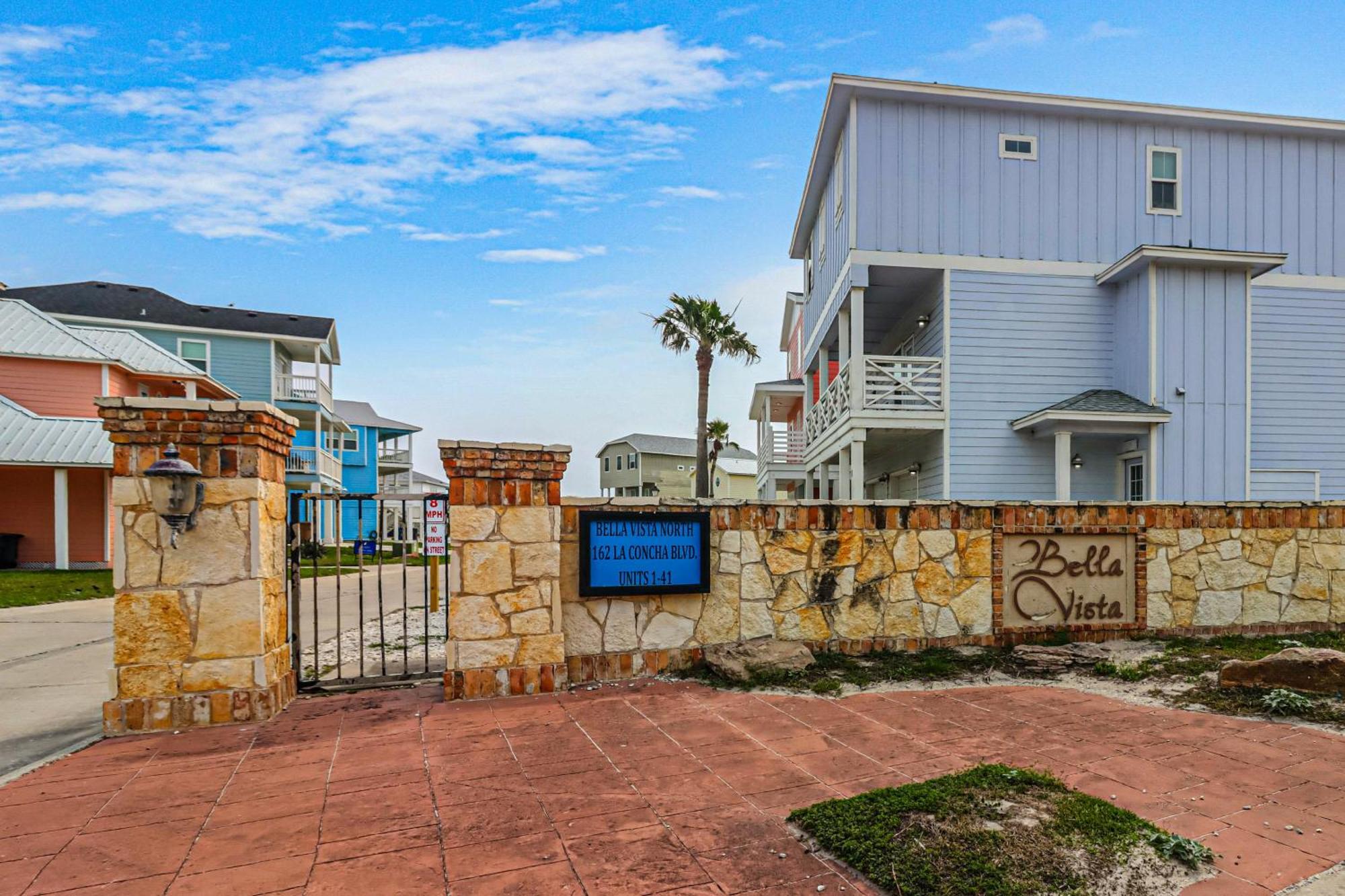 Вилла Bella Vista & Four Winds House Mustang Beach Номер фото